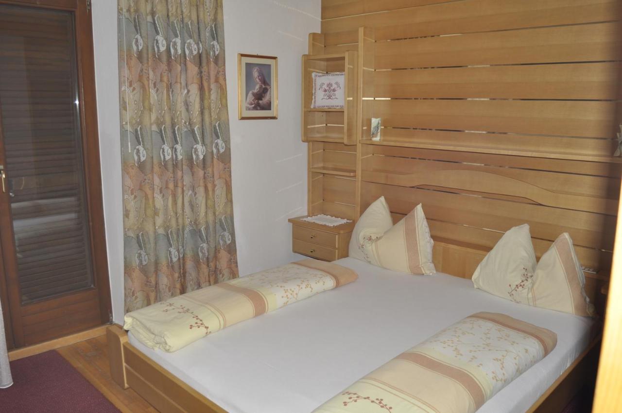 Garni Schwarzenstein Hotel กัมโปตูเรส ภายนอก รูปภาพ