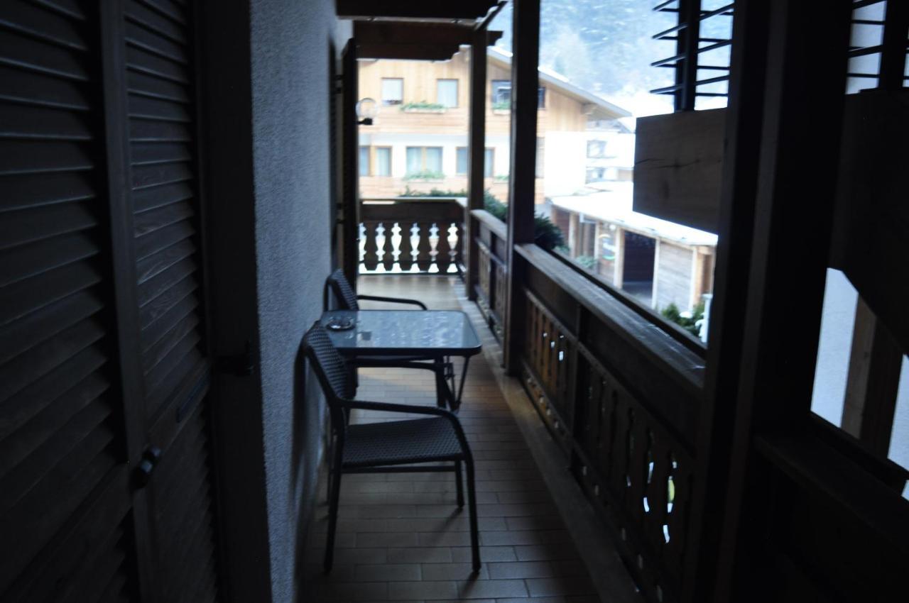 Garni Schwarzenstein Hotel กัมโปตูเรส ภายนอก รูปภาพ