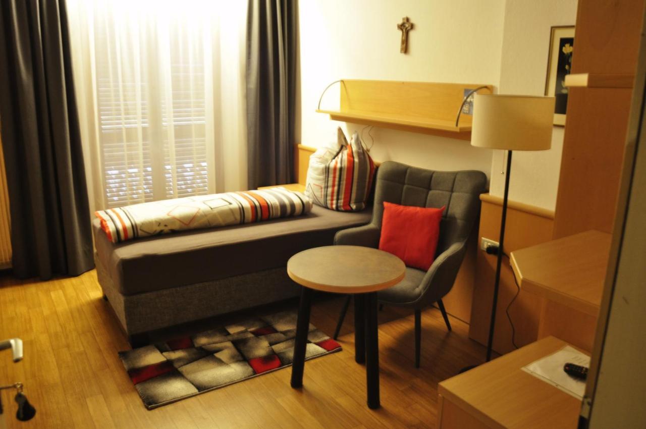 Garni Schwarzenstein Hotel กัมโปตูเรส ภายนอก รูปภาพ