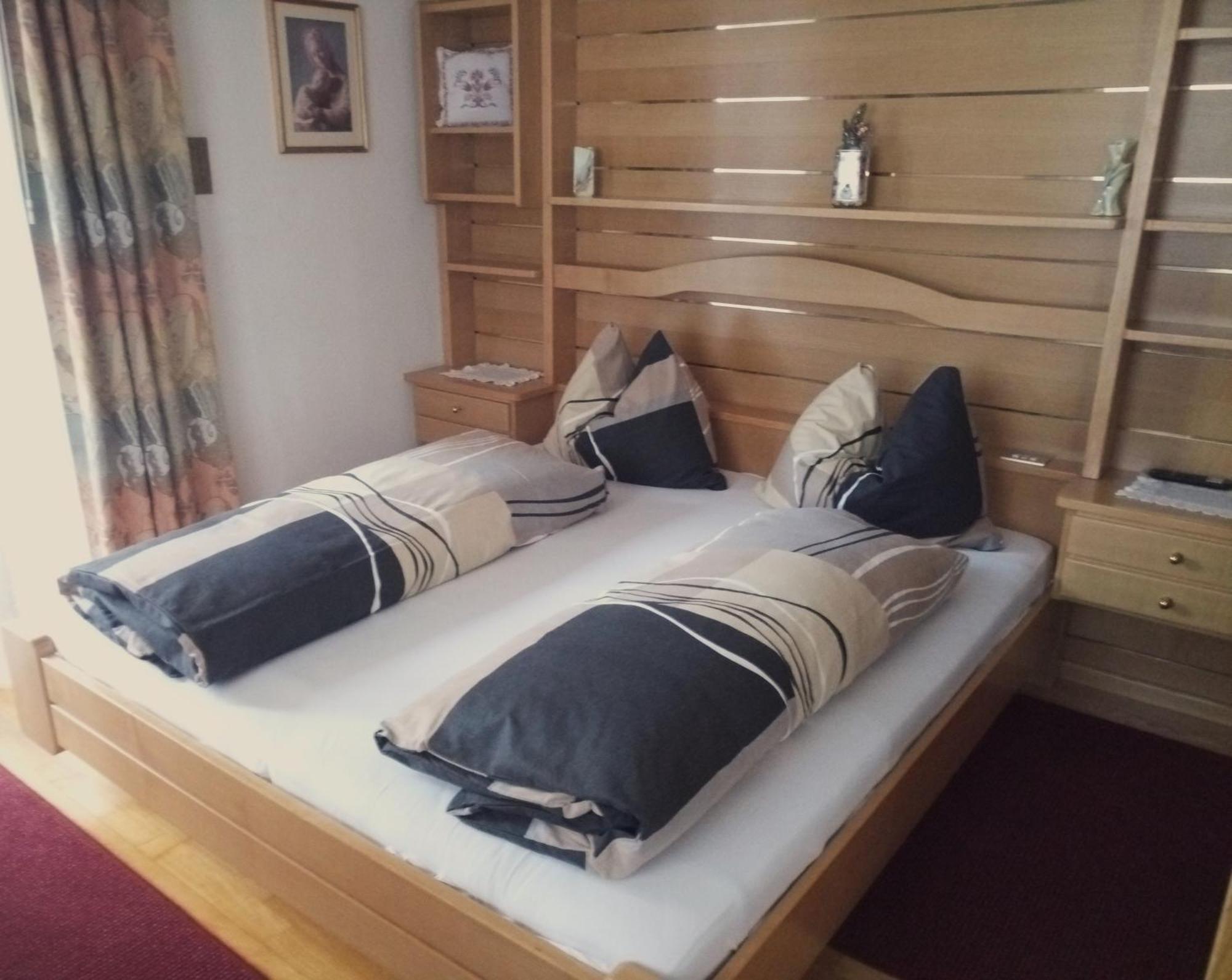 Garni Schwarzenstein Hotel กัมโปตูเรส ภายนอก รูปภาพ