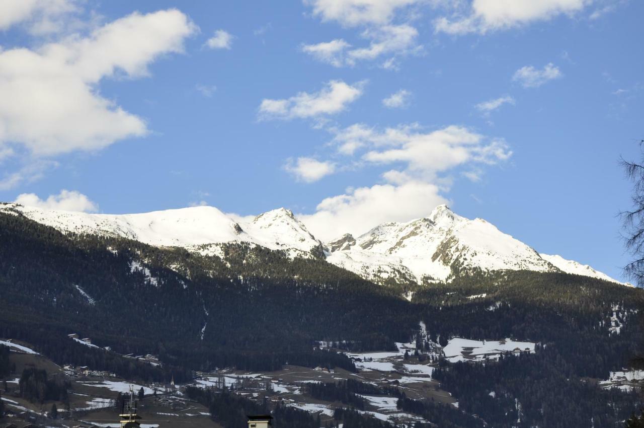 Garni Schwarzenstein Hotel กัมโปตูเรส ภายนอก รูปภาพ